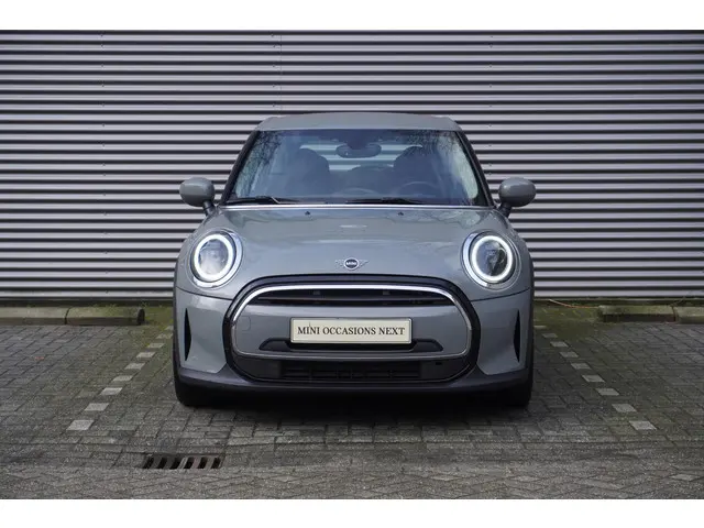 MINI 5-Deurs One 2022 Benzine 3