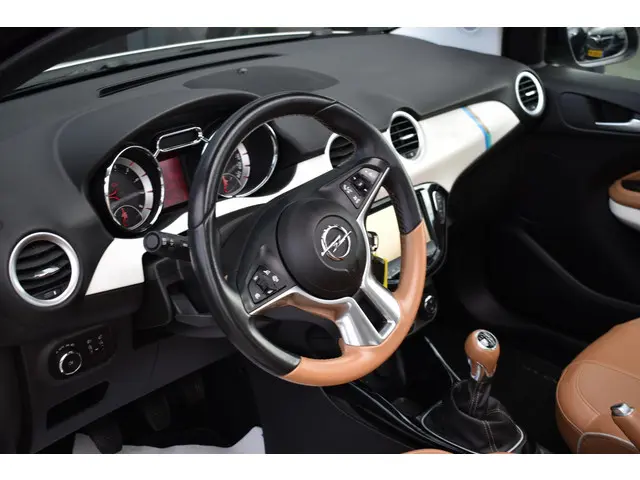 Opel ADAM 1.0 Turbo Rocks 2015 Benzine 3