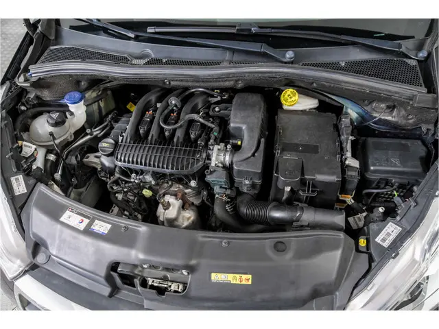 Peugeot 208 1.2 PureTech Signature 2019 Benzine 42