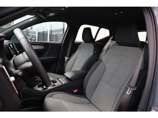 Volvo XC40 2.0 B4 Momentum Business 2022 Benzine 15