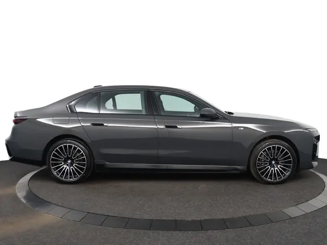 BMW 7 Serie 750e xDrive 2024 Hybride Benzine 11