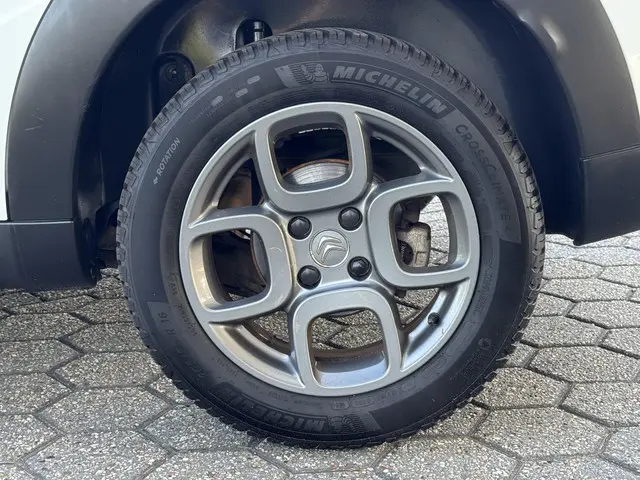Citroën C4 Cactus 1.2 PureTech Shine 2015 Benzine 11