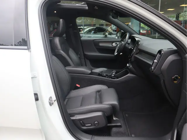 Volvo XC40 1.5 T5 Recharge 2021 Hybride Benzine 34