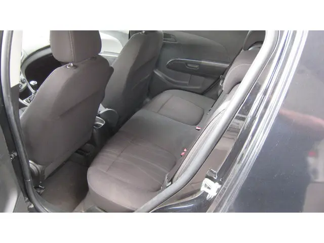 Chevrolet Aveo 1.2 LT 2012 Benzine 15