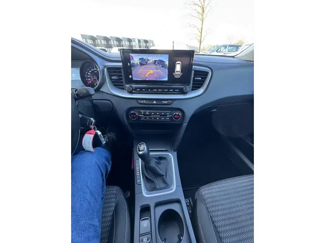 Kia Ceed 1.5 T-GDi DynamicLine, Full Led, 2023 Benzine 12