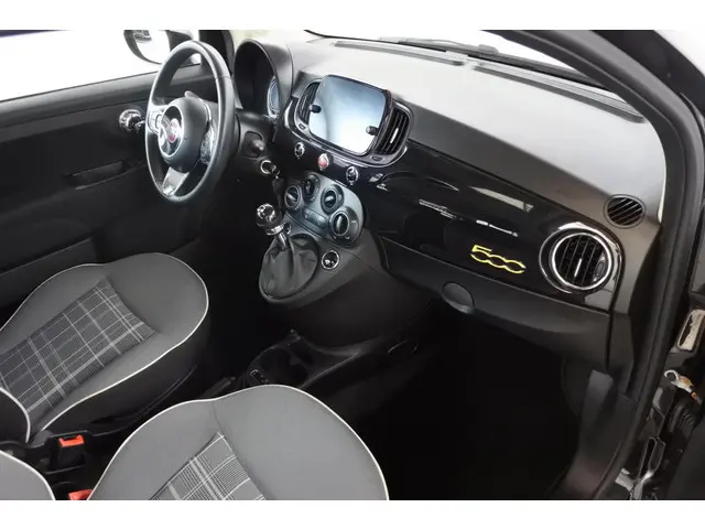 Fiat 500 1.2 Lounge 2018 Benzine 26