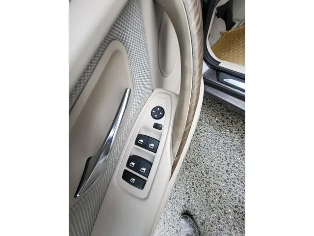 BMW 3 Serie 320 I Hi executive modern 2015 Benzine 24