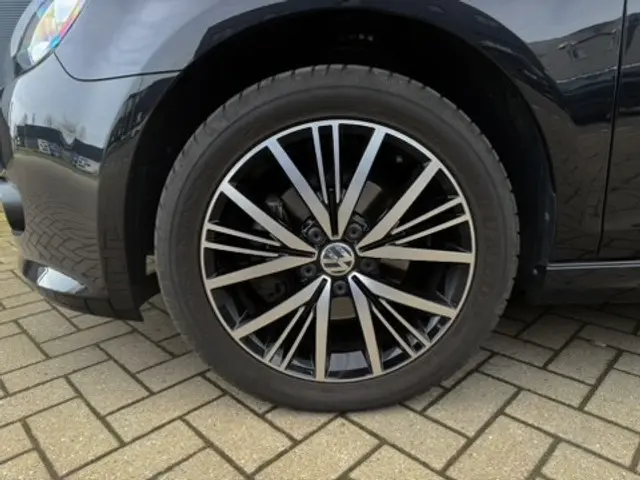 Volkswagen Golf Cabriolet 1.4 TSI Allstar 2016 Benzine 8