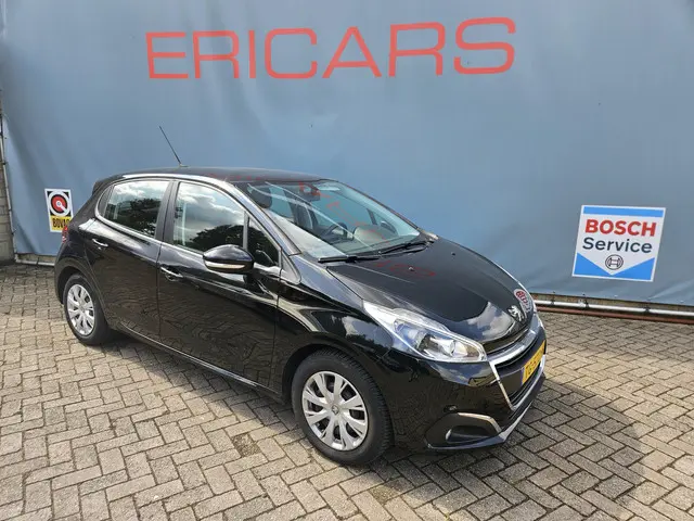 Peugeot 208 1.2 PureTech NAVI TEL PDC CC 2018 Benzine 4