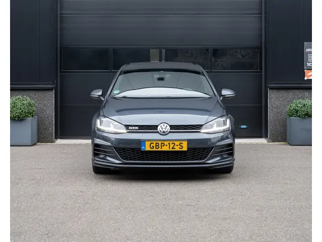 Volkswagen Golf 2