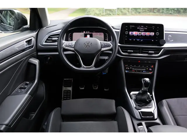 Volkswagen T-Roc 1.0 TSI Life Business 2023 Benzine 20