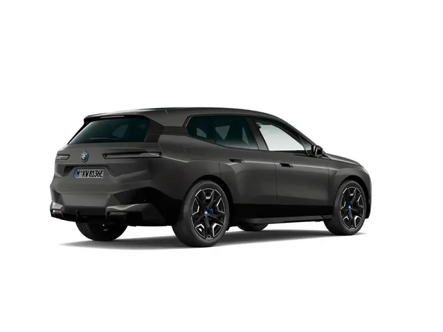 BMW iX 2