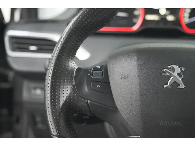 Peugeot 2008 PureTech 130 GT-Line 2019 Benzine 31