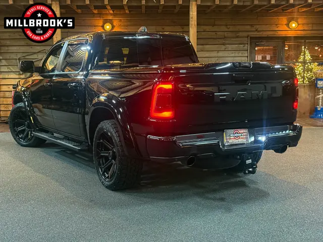 Dodge Ram 1500 5.7 V8 Laramie 2023 LPG/Gas 4