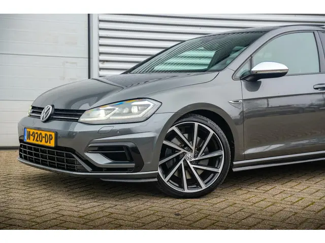 Volkswagen Golf 2.0 TSI 4Motion R 2017 Benzine 28