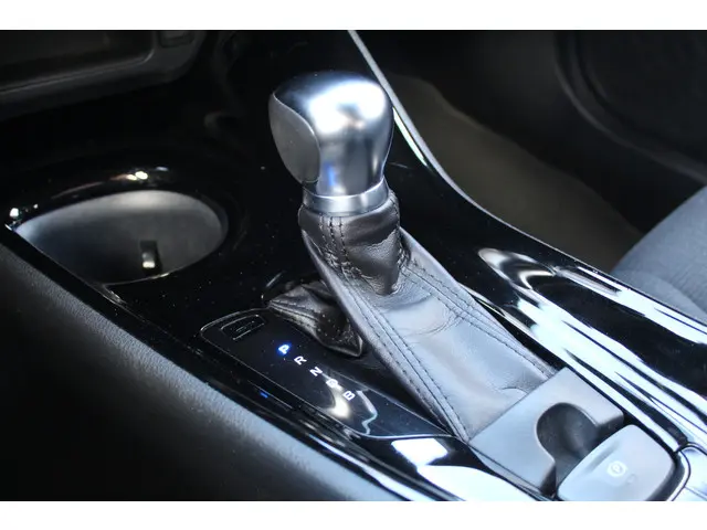 Toyota C-HR 1.8 Hybrid Dynamic 2018 Hybride Benzine 26