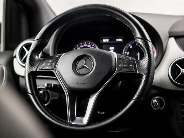 Mercedes-Benz B-Klasse 180 Ambition Sport 2013 Benzine 17