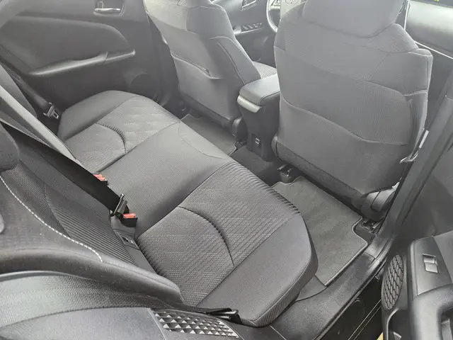 Toyota Prius 1.8 Plug-in Dynamic 2022 Hybride Benzine 17