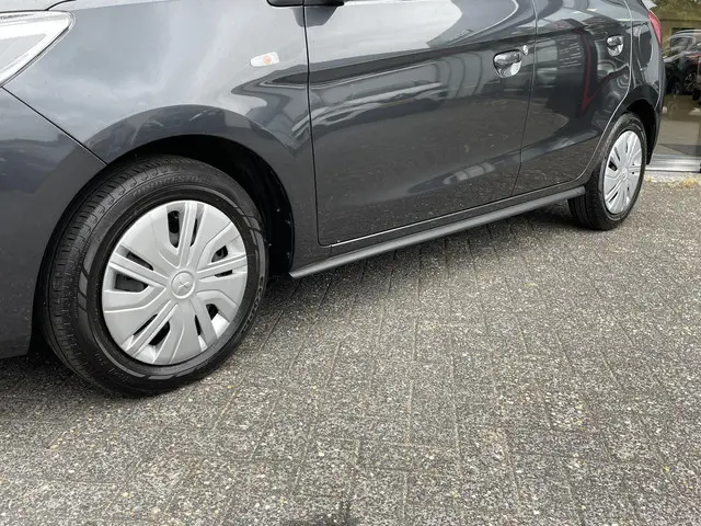 Mitsubishi Space Star 1.2 Connect+ 2024 Benzine 20