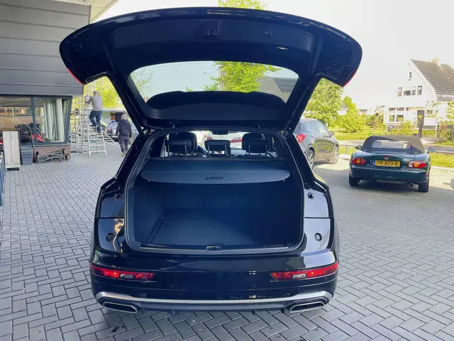 Audi Q5 40 TFSI S edition 2023 Hybride Benzine 38