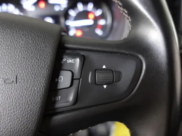 Opel Vivaro 102pk L3H1 Edition 2022 Diesel 21