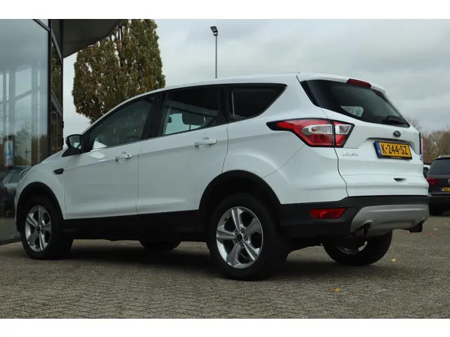 Ford Kuga 1.5 TITANIUM 2018 Benzine 10