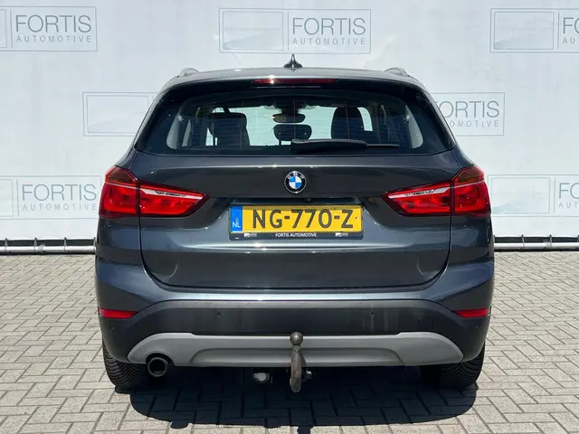 BMW X1 sDrive18i Centennial Executive 2017 Benzine 10
