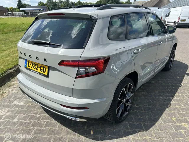 Škoda Karoq 1.5 TSI ACT Sportline Business 2021 Benzine 4