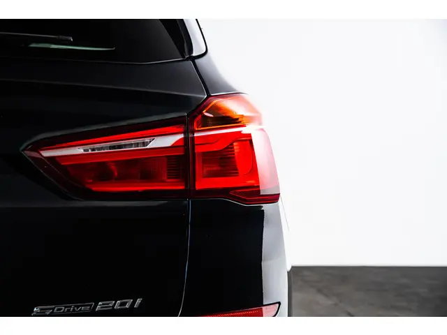 BMW X1 sDrive20i High Executive 2019 Benzine 42