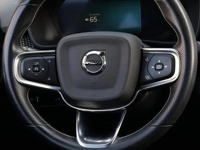 Volvo XC40 P8 AWD R-DESIGN/ SEAT PACK/ 2021 Elektrisch 13