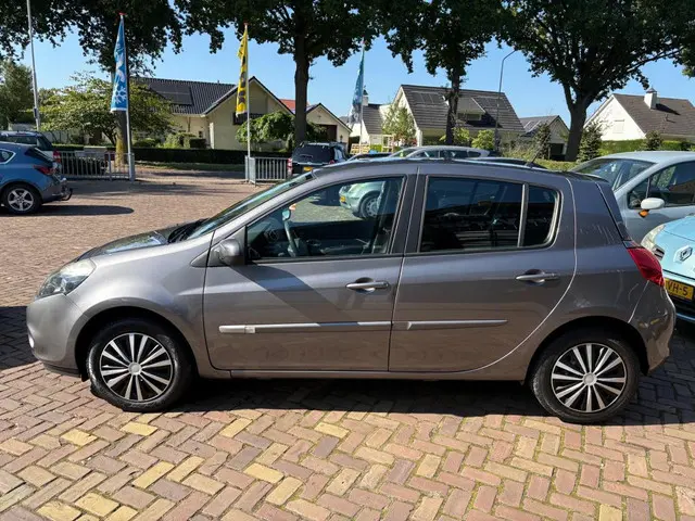 Renault Clio 1.2 TCe Collection airco ! 2012 Benzine 4