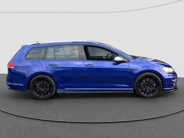 Volkswagen Golf 2.0 TSI R 4Motion 2015 Benzine 24