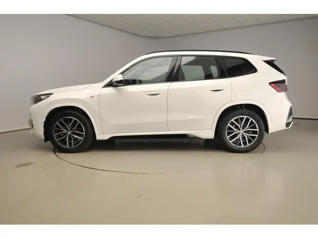 BMW X1 sDrive18i 2024 Benzine 2