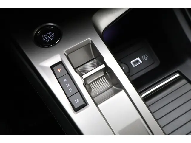 Peugeot 308 SW 1.2T 130pk Automaat Allure 2024 Benzine 29