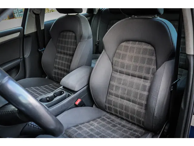 Audi A4 Avant 1.8 TFSI Business Edition 2014 Benzine 14