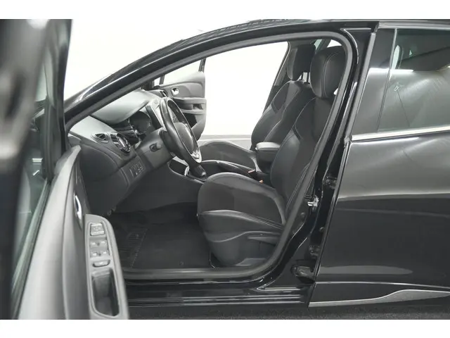 Renault Clio TCe 90 Intens 2017 Benzine 24