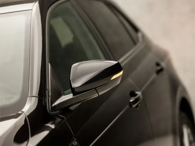 Volkswagen Polo 1.0 TSI R-Line Sport 2022 Benzine 32