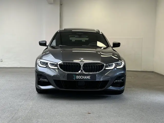 BMW 3 Serie Touring 330i xDrive M-sport 2019 Benzine 13