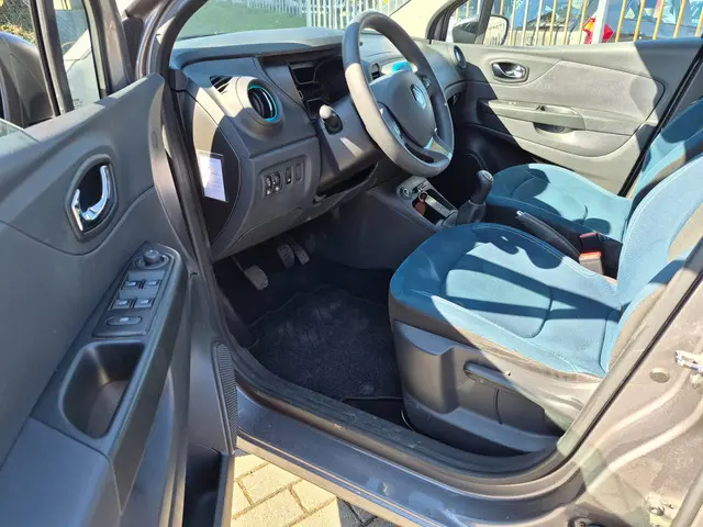 Renault Captur 0.9 TCe Expression 2013 Benzine 3