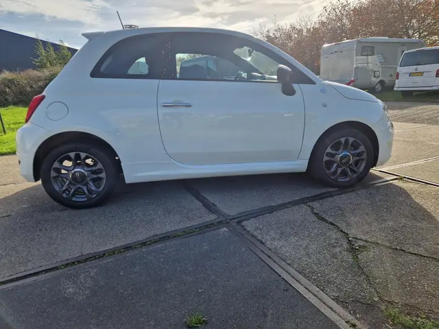 Fiat 500 1.0 Hybrid Hey Google 2021 Benzine 11