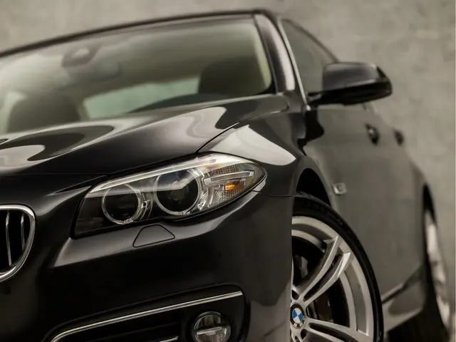 BMW 5 Serie 535i High Executive 2016 Benzine 30