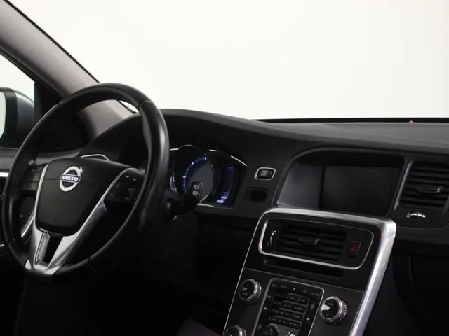 Volvo V60 2.4 D6 Twin Engine Summum 2015 Hybride Diesel 14