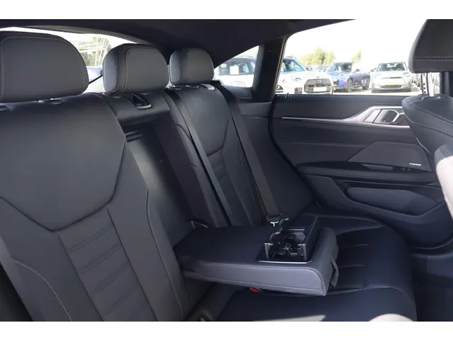 BMW i4 eDrive40 High Executive 84 kWh 2022 Elektrisch 16