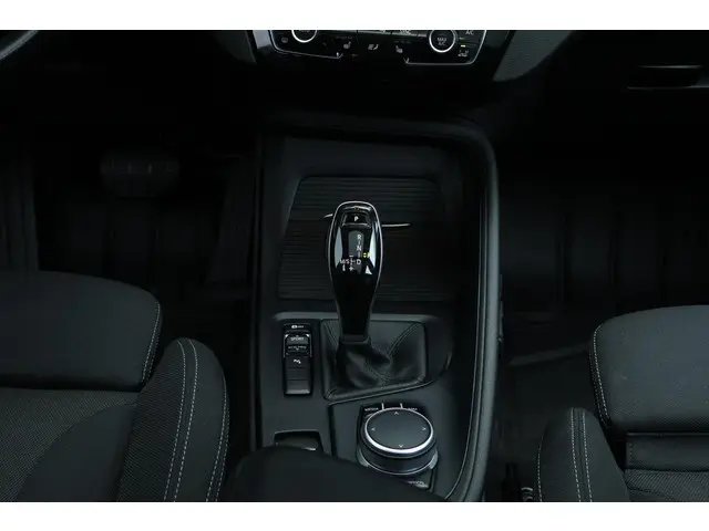 BMW X1 sDrive20i Executive Edition 2019 Benzine 34