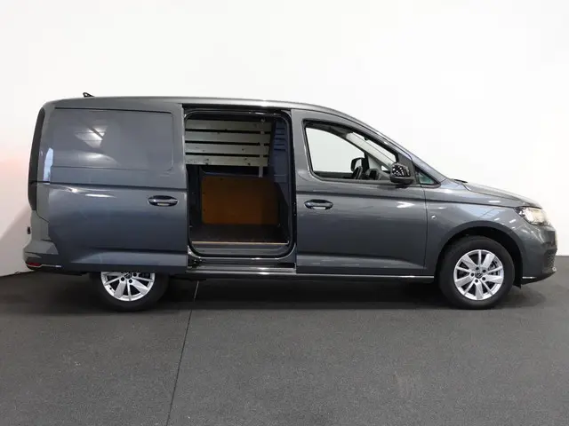 Volkswagen Caddy Cargo Maxi 2.0 TDI Style 2023 Diesel 36