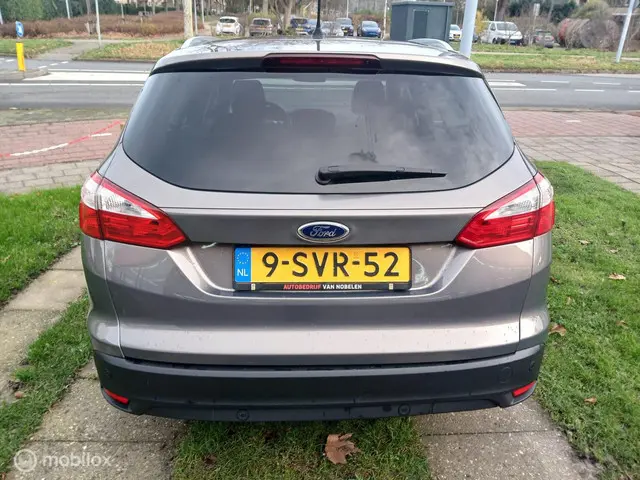 Ford Focus Wagon 1.0 EcoBoost Titanium 2013 Benzine 4