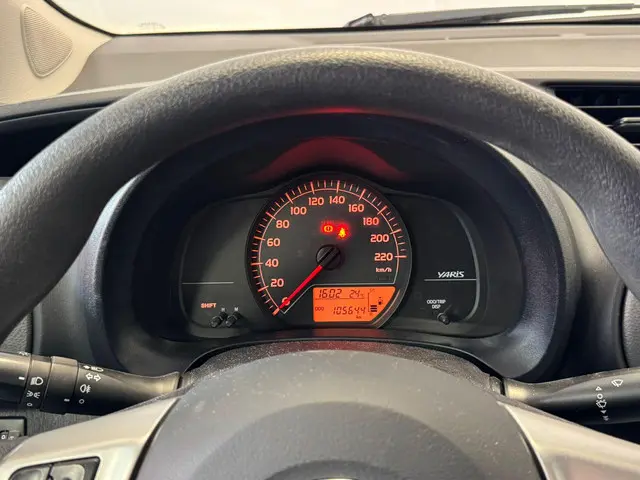 Toyota Yaris 1.0 VVT-i Now 2014 Benzine 32