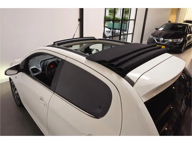 Peugeot 108 1.0 VTi Active Top 2014 Benzine 10