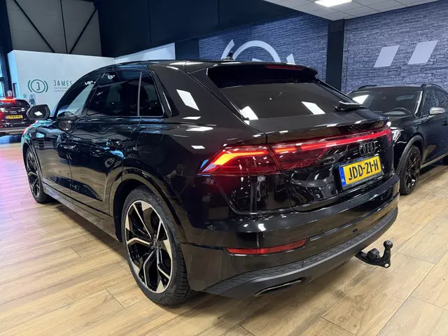 Audi Q8 3