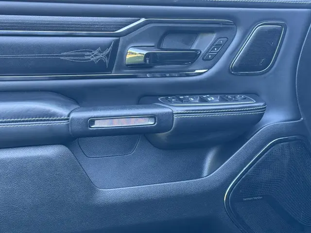 RAM 1500 5.7 V8 4x4 Limited Night 2022 LPG/Gas 19
